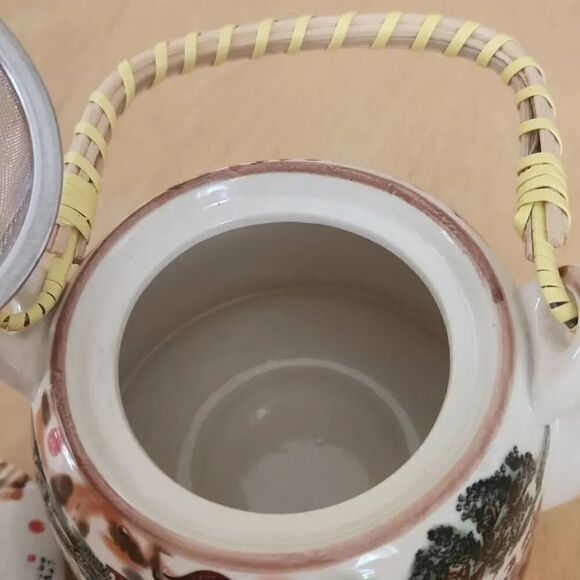 Chinese ceramic tea pot with strainer - Picture 5 of 8